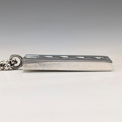 1977 British pure silver jubilee ingot pendant with pure silver necklace, total weight 42g, Ralph Weston